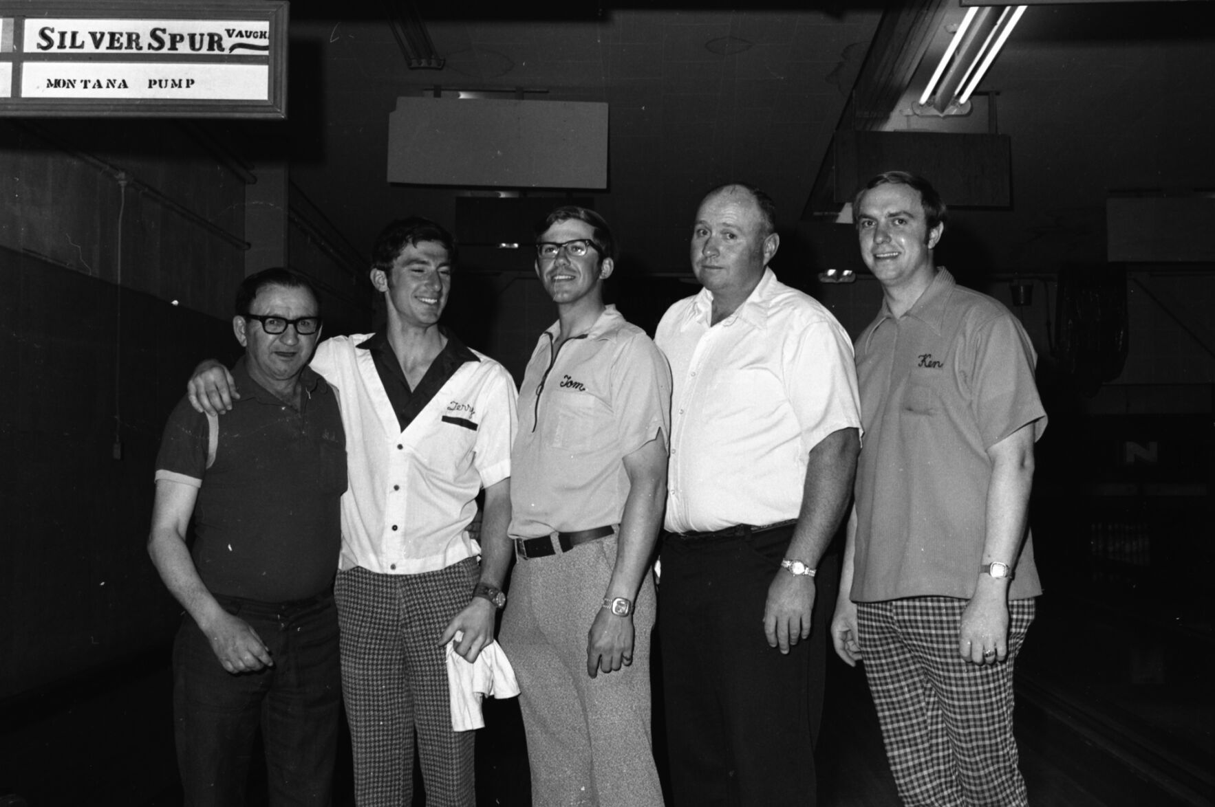 2000-orig-FF-Sun-Times-Bowlers-at-the-Aragon-in-Fairfield-April-1976_20151114_0010.jpg